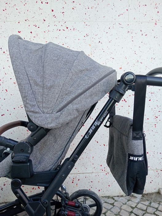 Ovo e carrinho Jané