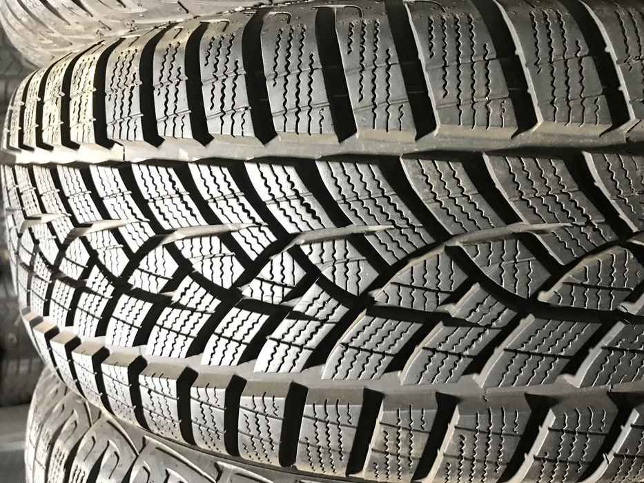 Як НОВІ  Шини б/у зима 215/60 16 Goodyaer ultra grip Perfomance