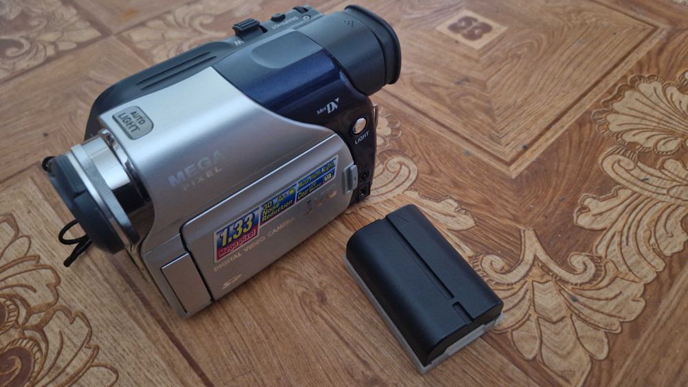 Видеокамера фирмы JVC