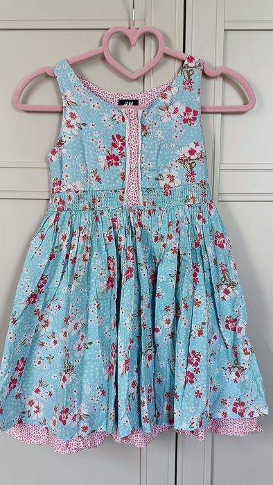 Sukienka H&M lato wakacje niebieska kwiaty na ramiączkach H&M różnią 128