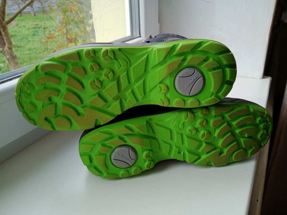 Зимові черевики LOWA Rufus lll GTX.
Мембрана GORE-TEX.
Розмір UK 5 1/2