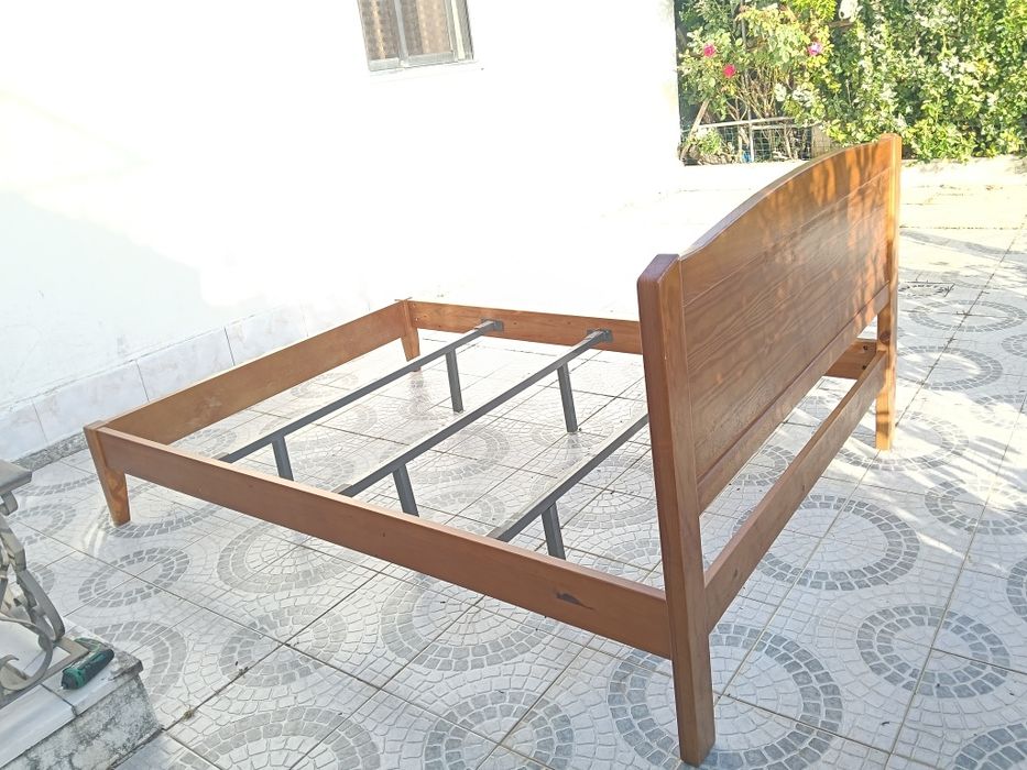 Cama de casal madeira maciça