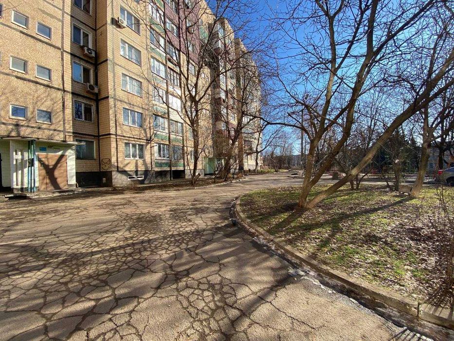 Продаётся трёхкомнатная квартира на мкрн. районе Солнечный