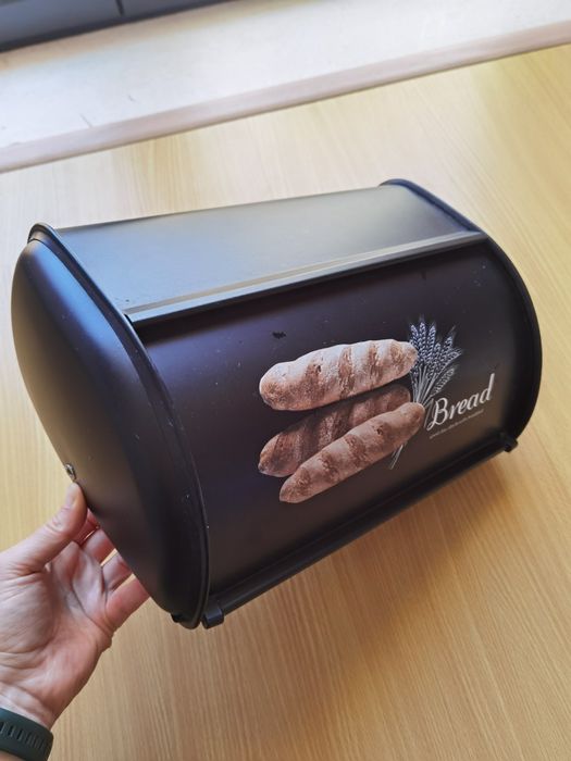 Caixa do pão preta metal