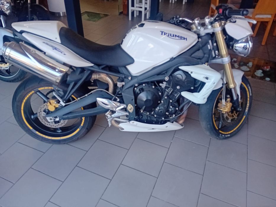 Triunph street triple 675