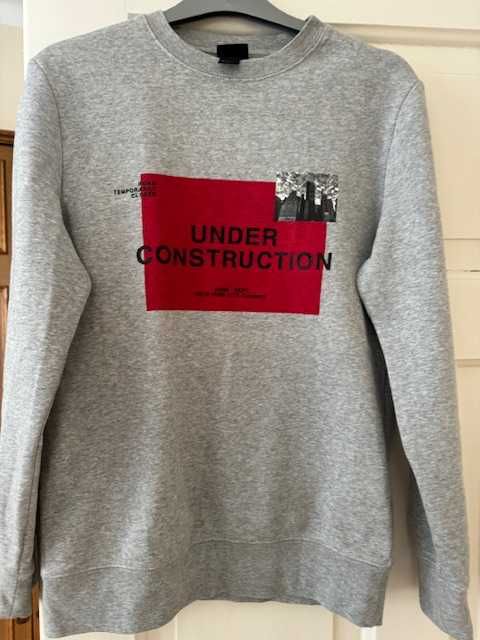 Bluza męska H&M z nadrukiem z przodu XS szara casual