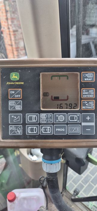 Prasa John Deere V451 M
