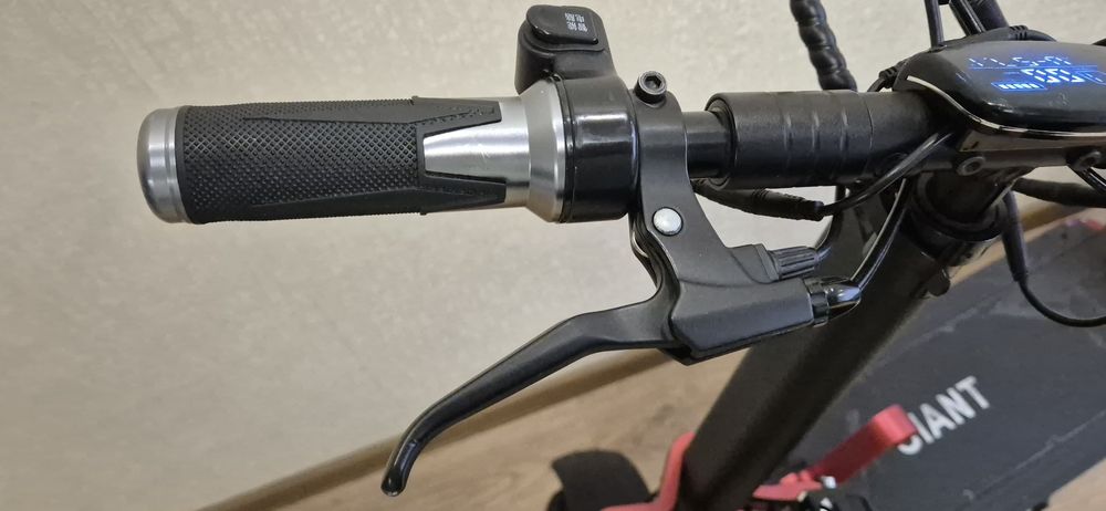 Продам. Електро САМОКАТ GIANT Outlander mII pro 26Ah 1600w