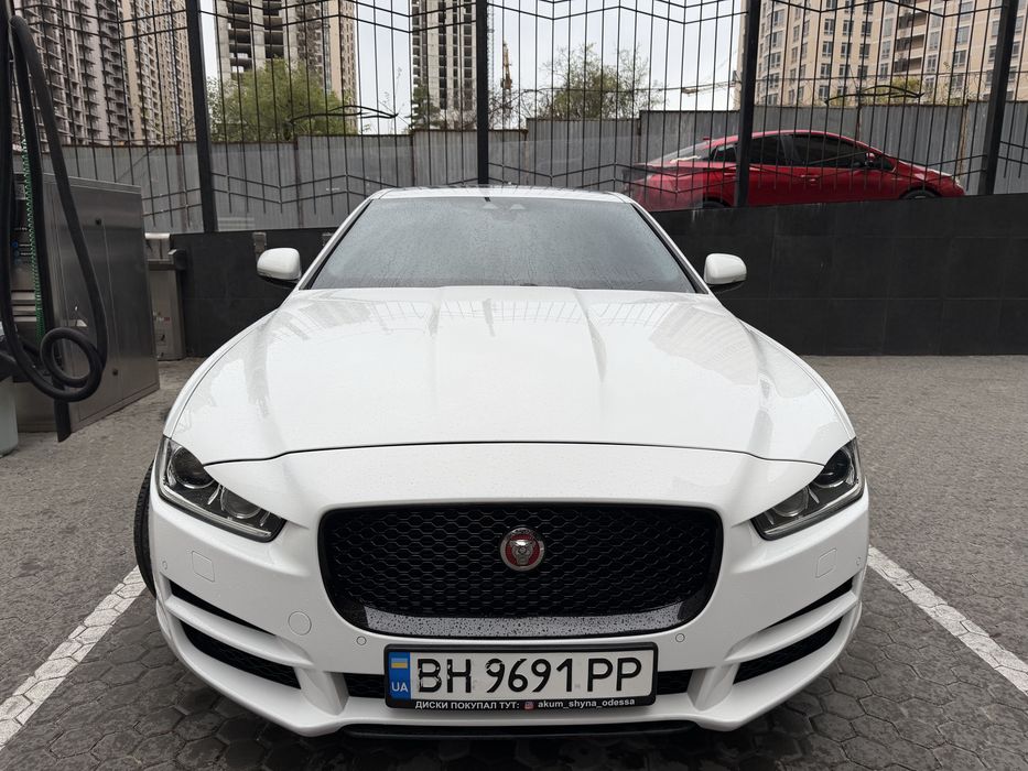Jaguar XE, Prestige 2015