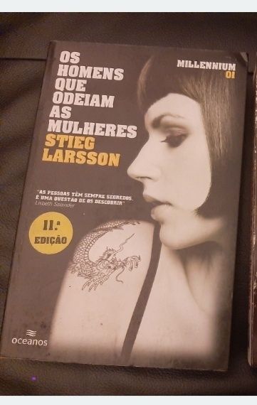 Stieg larsson Elizabeth Peters Robert Wilson  inimigo crocodilo na duna homens odeiam mulheres ultimo camelo caiu