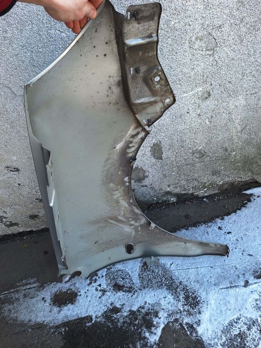 Błotnik Volkswagen Polo 9N LA7W lewy przód