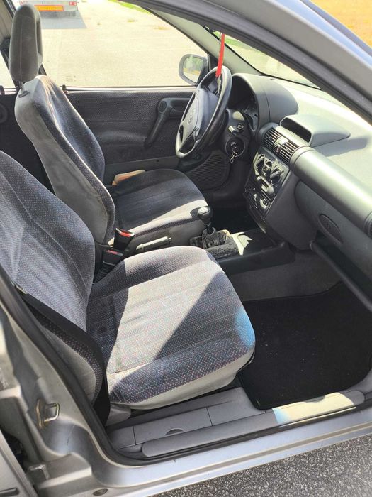 Opel Corsa B 1.5 TD GLS (5 Portas) - Económico e Fiável - Único Dono — photo 2