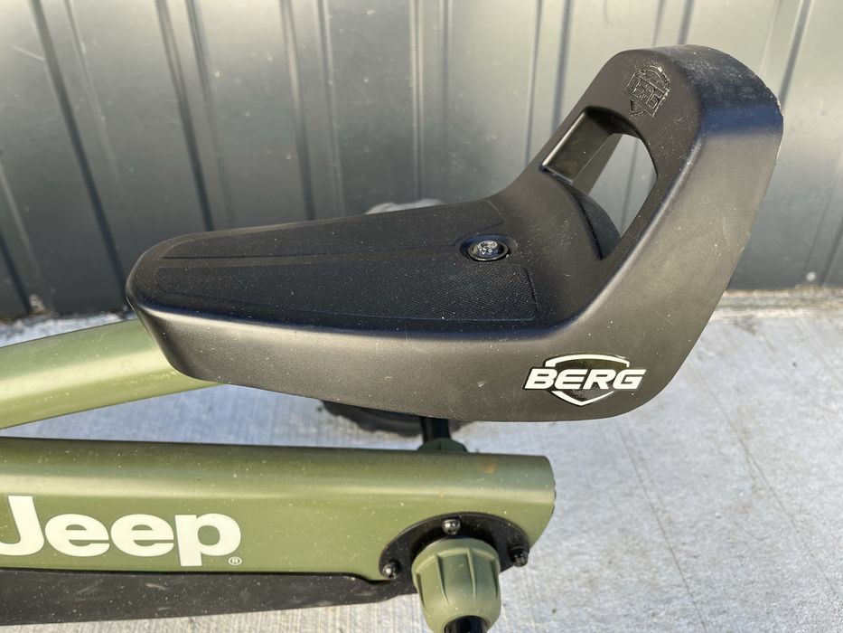 Jeep Wrangler gokart na pedaly Berg