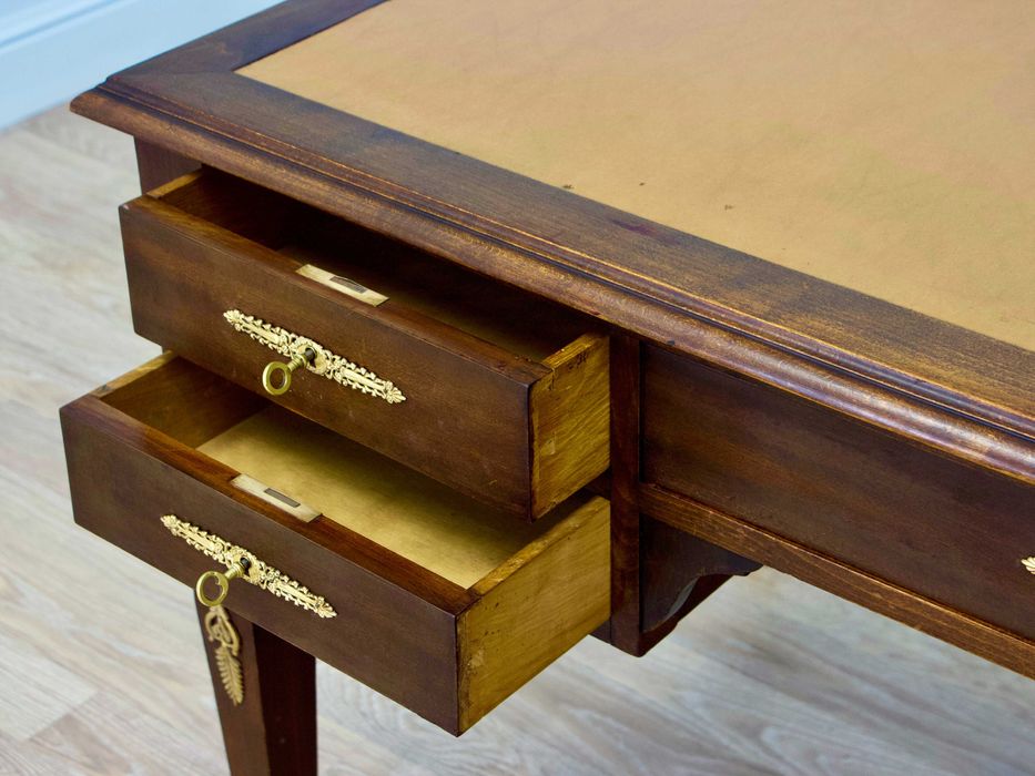 Письмовий стіл, письменный стол