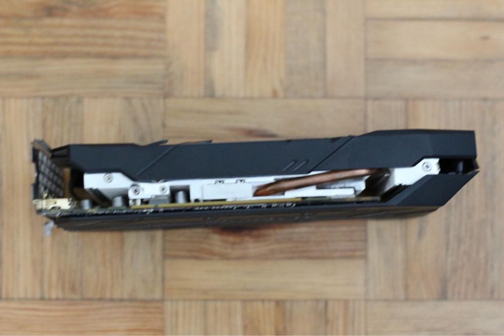 Gigabyte GTX 1660 Super - Impecável