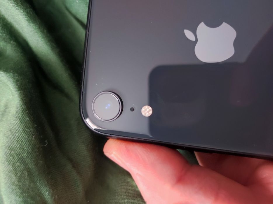 Продам iPhone XR 64 Gb