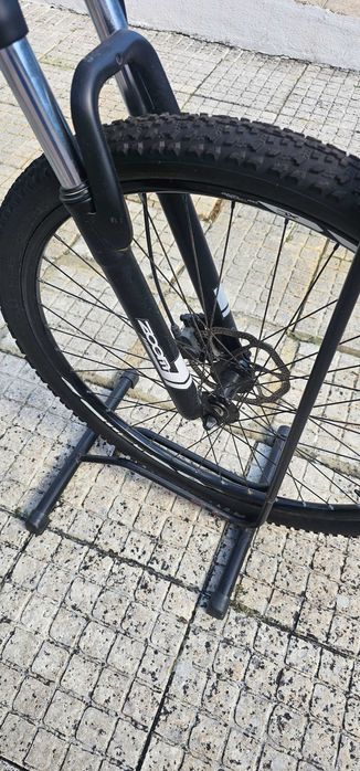 Bicicleta BTT 29” – Alumínio, Shimano, Suspensão Zoom, Clarks