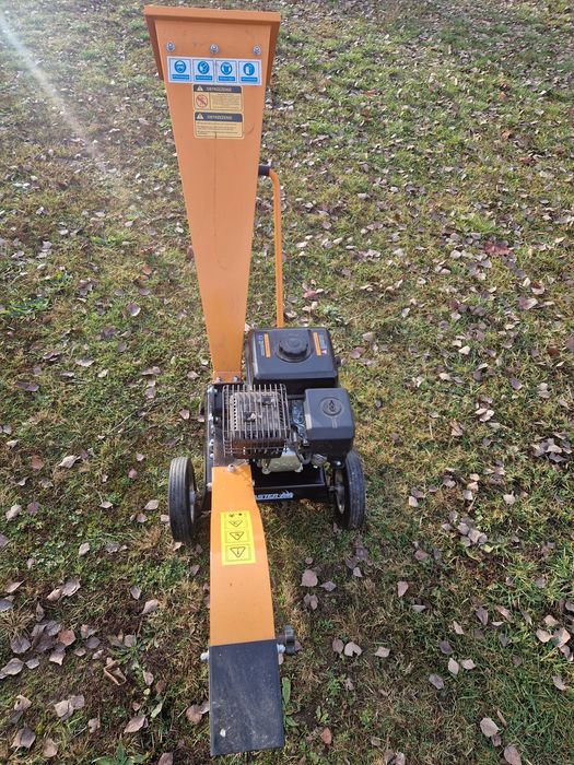 Rębak do gałęzi spalinowy