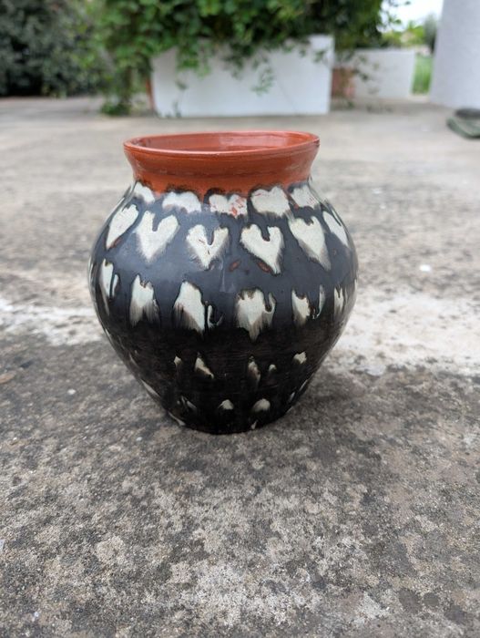 Pequeno Vaso/Jarra em Cerâmica Decorativa - Padrão Corações