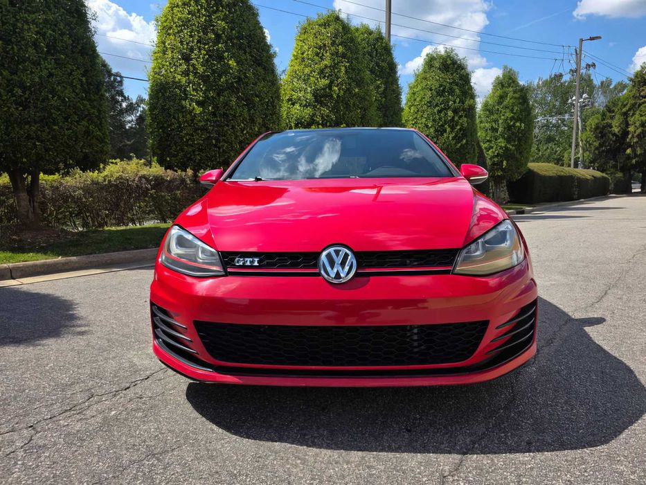 Volkswagen Golf GTI SE      2015