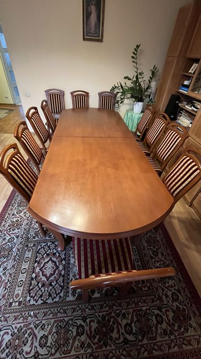 Duży stòł rozkładany, drewniany, w bardzo dobrym stanie!