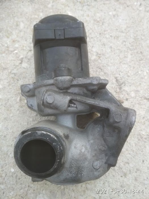 Valvula EGR Peugeot 1.6 HDI usada