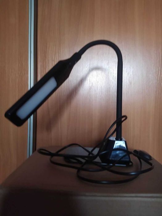 Настільна світлодіодна лампа  Delux TF-450 5 Вт LED