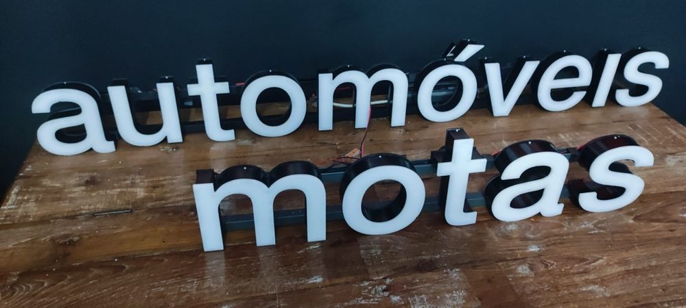 Vendo reclamo automóveis/motos