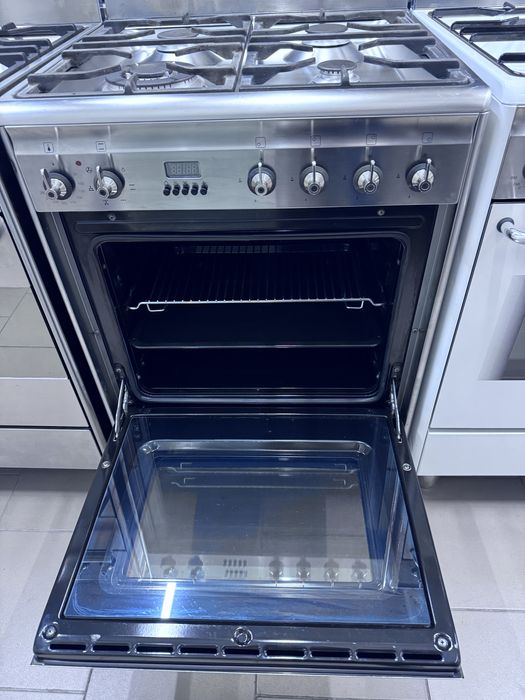 Плита Smeg 60см газова з електро духовкою б/у