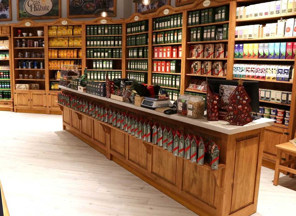 Drewniany regał sklepowy w stylu retro - producent MEBLO-WOSK