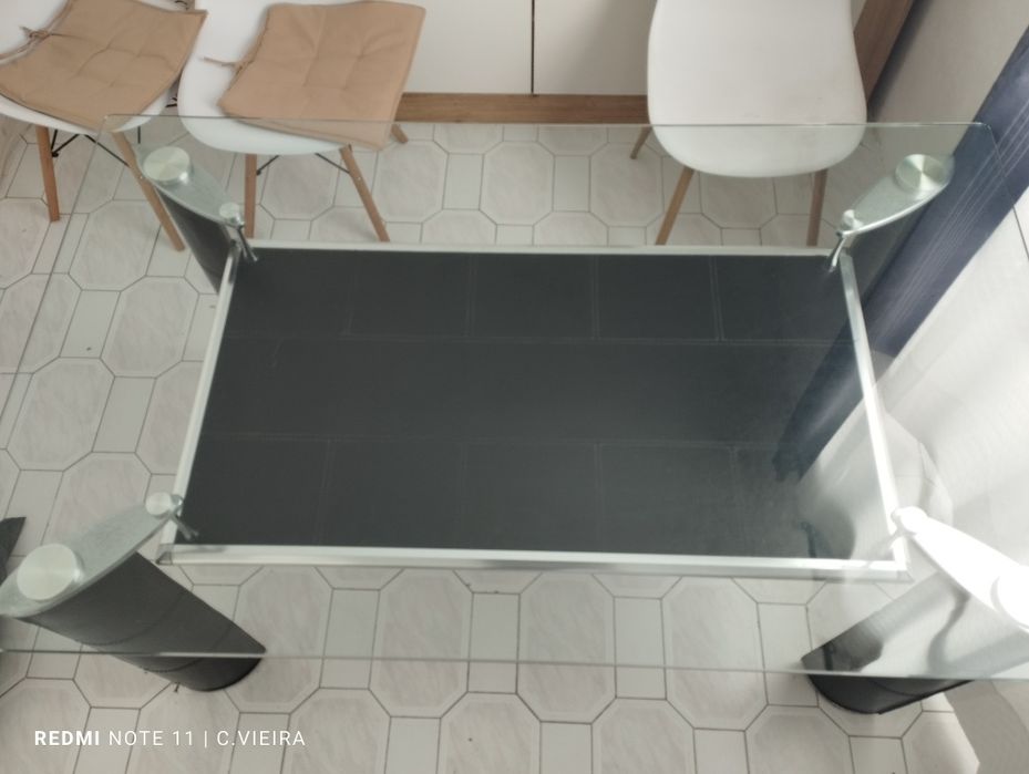 Mesa em vidro 70€