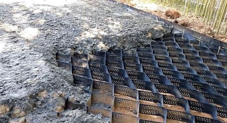 Георешітка пластикова для доріжок парковки схилів