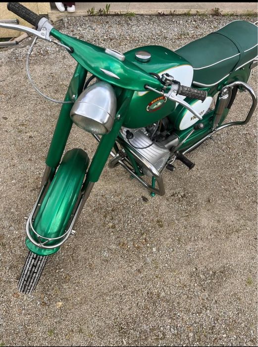 Motorizada restaurada Mopede