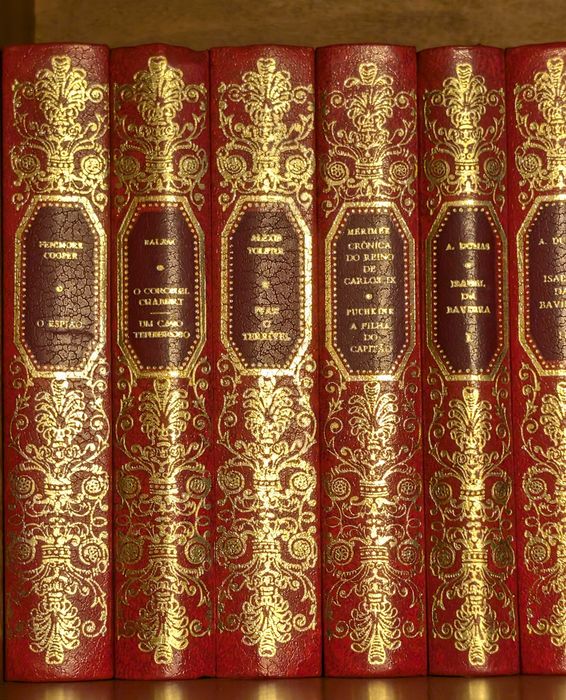 Lote 14 Livros Coleção "Grandes Romances Históricos" - Edição de Luxo