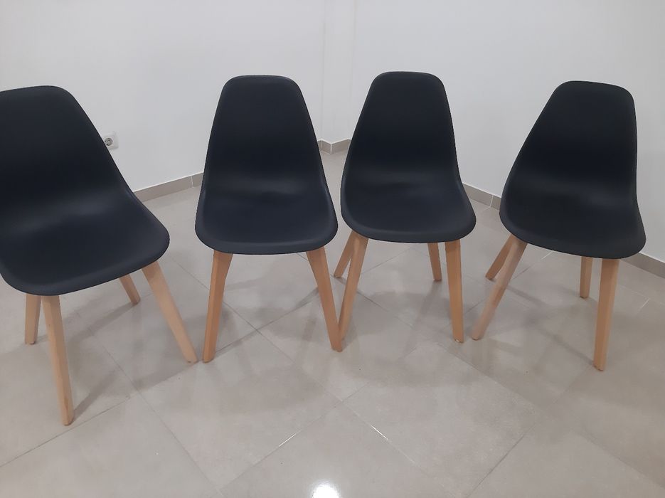 Mesa e 4 cadeiras