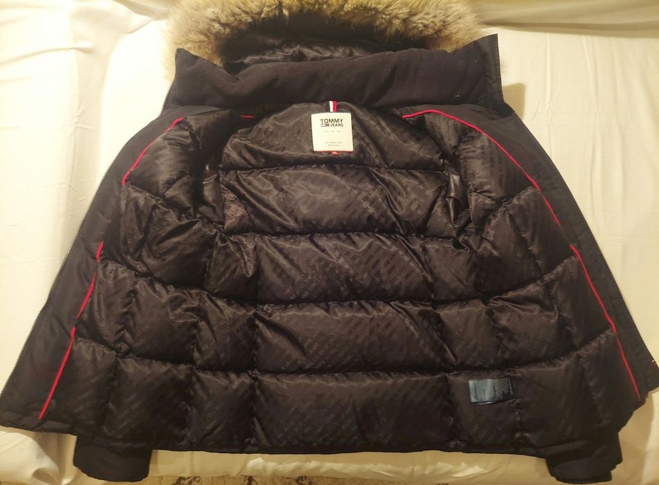 Жіноча куртка Tommy Jeans XL (DW0DW07432) — Стан майже нової / Оригіна