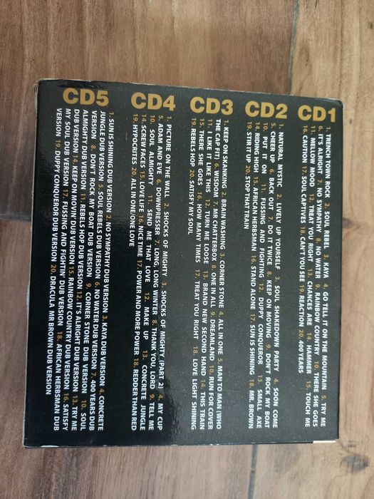 Gold Bob Marley and the wailers