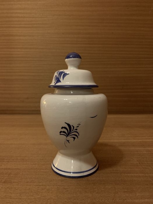 Pote de cerâmica portuguesa