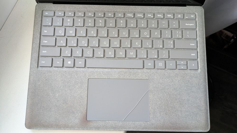 Hoyтбук/Ультрабук Microsoft Surface Laptop 2 i5-8350u 8gb/128gb