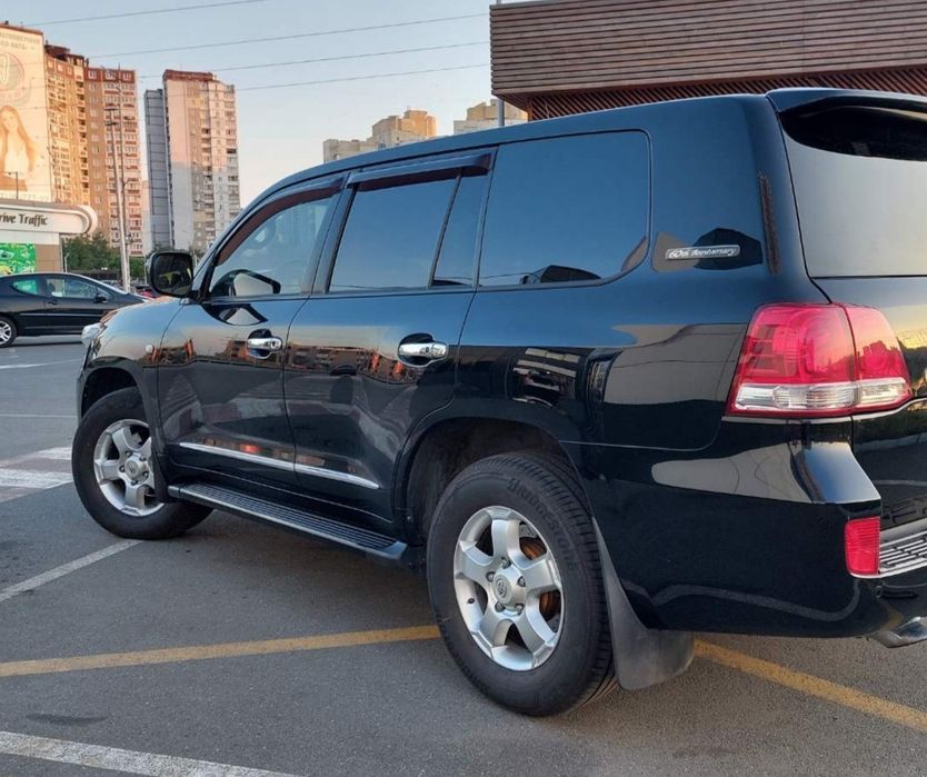 Toyota Land Cruiser 200 дизель 2011 офіційний без ДТП