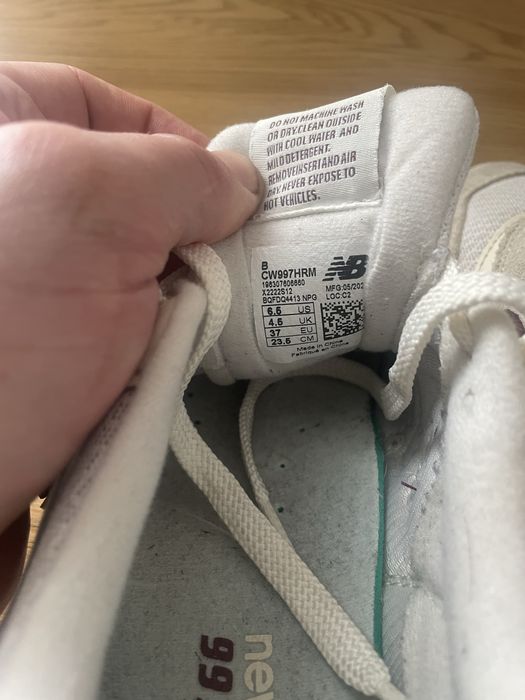 Кросівки бренду New Balance моделі 997H.