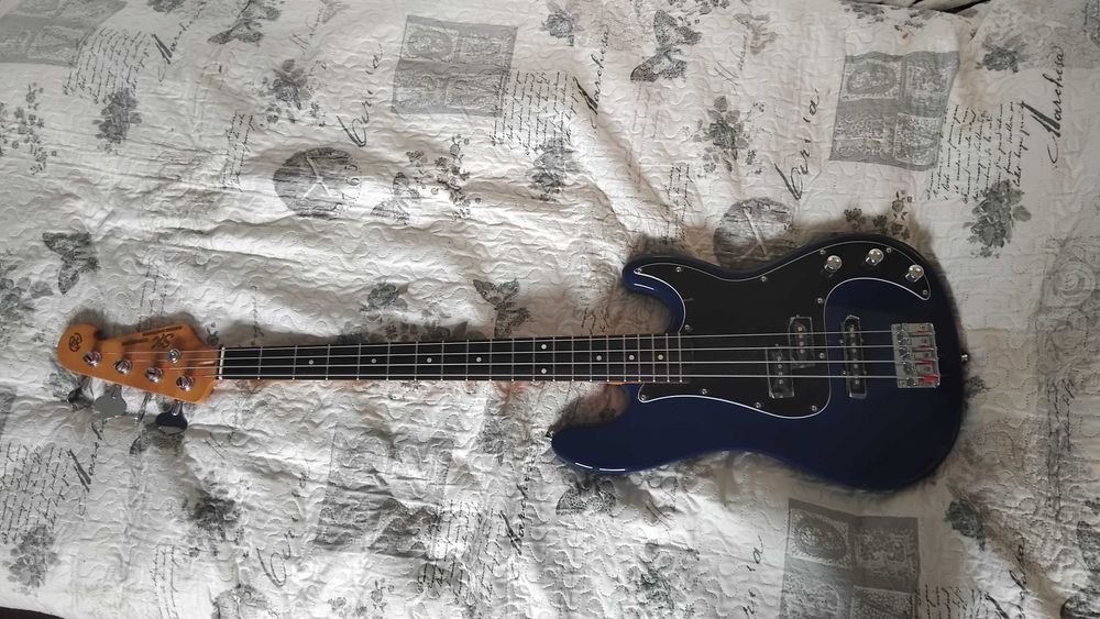 Gitara Basowa  SX VTG Series - elektryczna 4 strunowa z pokrowcem.
