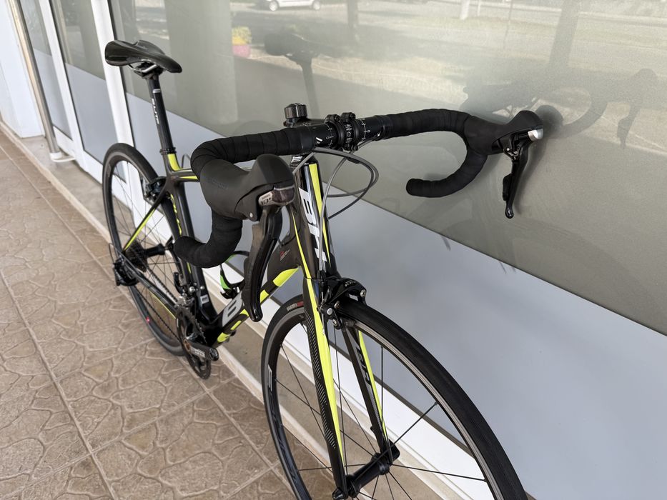 Bicicleta de estrada em carbono - 11v
