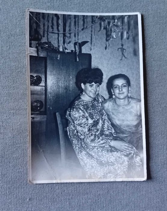 Stara fotografia - przyjęcie karnawałowe, lata 60-e.