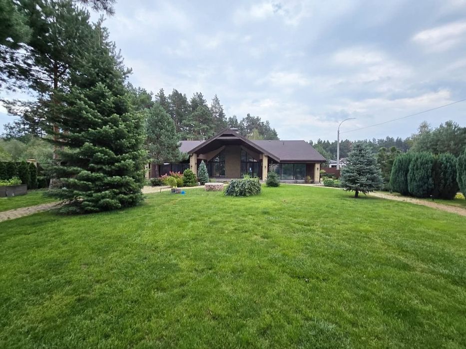 Автономний будинок 297 м2 басейн сон батареї у містечку с. Березівка