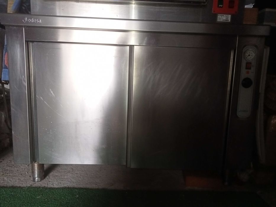 Przemysłowy piec do pizzy z podgrzewaczem do talerzy