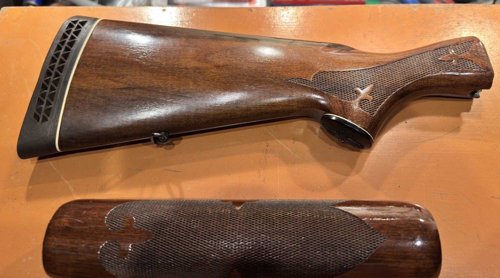 Coronha e fuste para caçadeira Remington