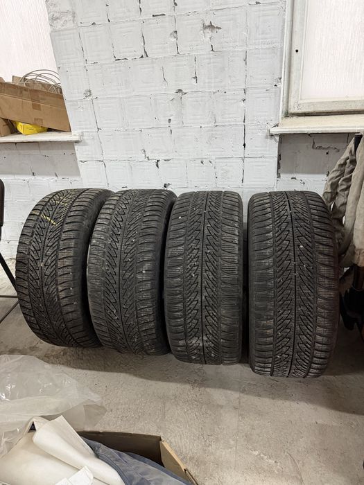 Goodyear UltraGrip 8 Performance 285/45 R20 112V XL AO