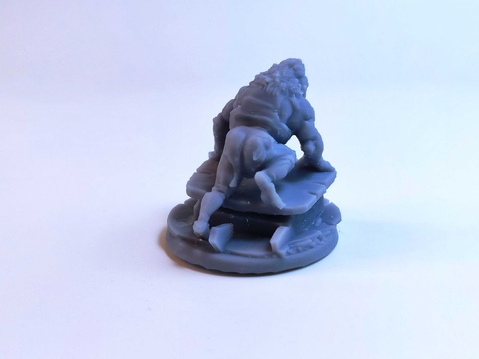 Figurka Strzyga – Wiedźmin Stary Świat Deluxe – zamiennik