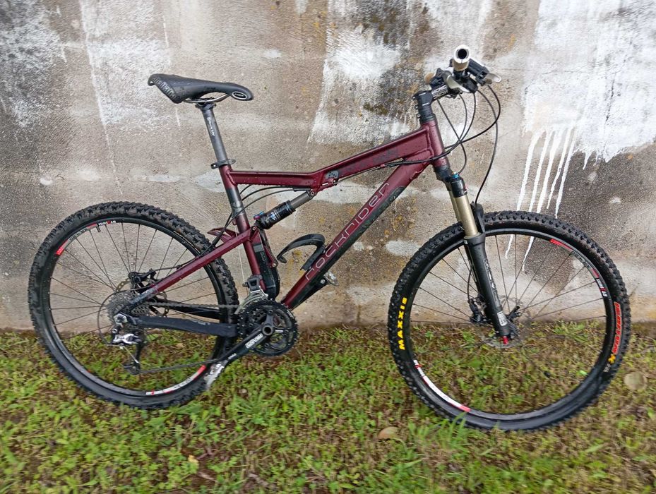 Bicicleta BTT em òtimo estado e com bom equipamento